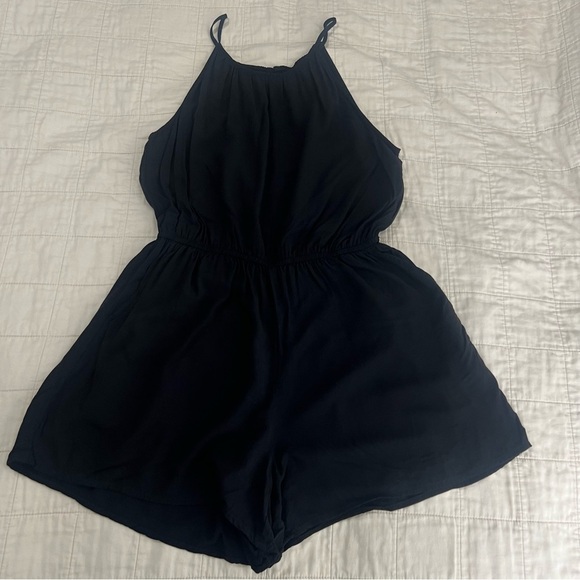 Old Navy Women’s Black Romper Size Small - Picture 5 of 15